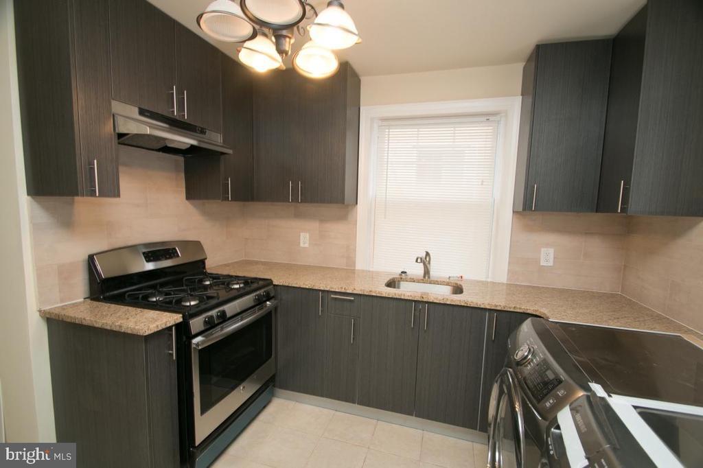606 Reed St in Philadelphia, PA - Building Photo
