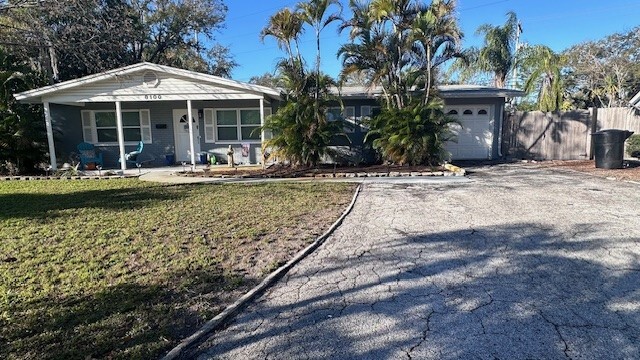 8100 15th Way N in St. Petersburg, FL - Building Photo - Building Photo