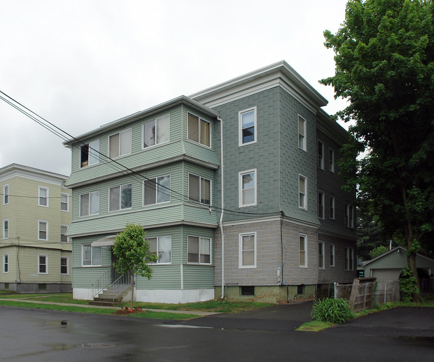 27 Ellen St in Chicopee, MA - Building Photo