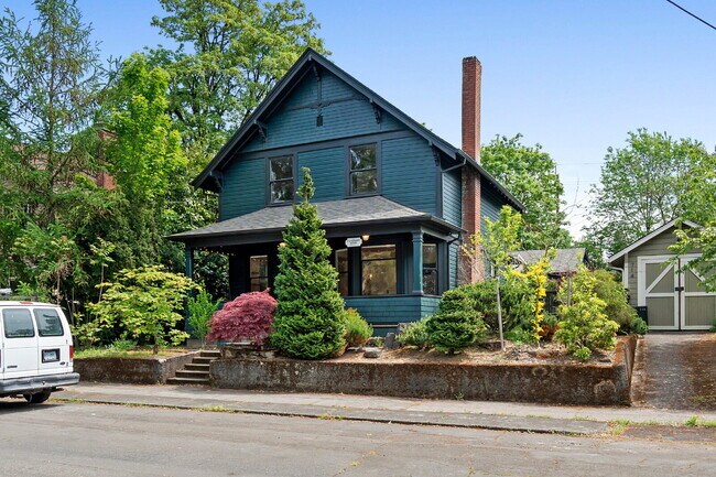 716 Center St in Oregon City, OR - Building Photo - Building Photo