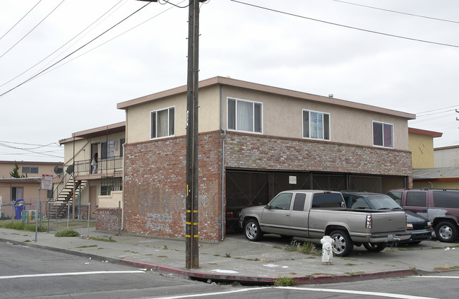 1328 Sutter Ave in San Pablo, CA - Building Photo - Building Photo