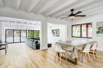 2639 Monroe St in Hollywood, FL - Building Photo - Building Photo