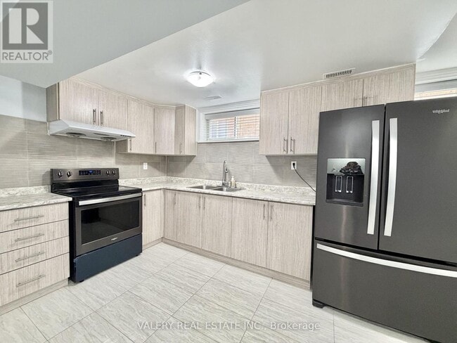 property at 72 Dantek Ct