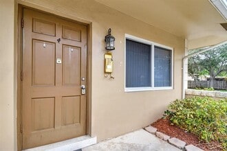 4751 NE 21st Terrace in Lighthouse Point, FL - Building Photo - Building Photo