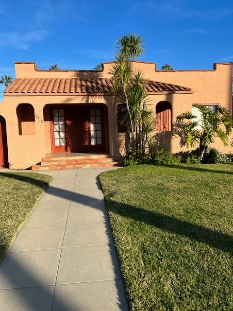 property at 5512 S Mullen Ave