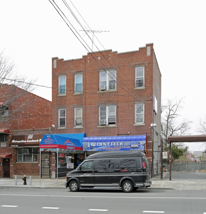 3673-3675 Bronxwood in Bronx, NY - Building Photo