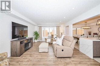 7830 Buckeye Cres in Niagara Falls, ON - Building Photo - Building Photo