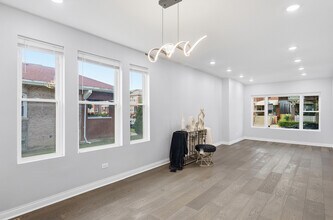 7823 S May St in Chicago, IL - Building Photo - Building Photo