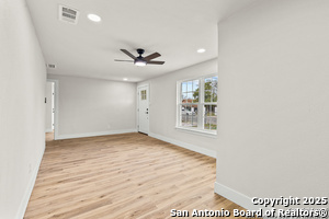 2018 E Drexel Ave in San Antonio, TX - Building Photo - Building Photo