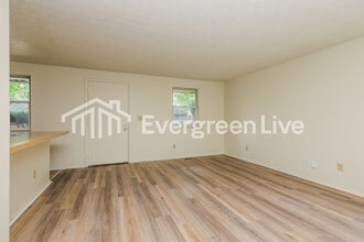 8208 Mt Charles Dr in Dayton, OH - Building Photo - Building Photo