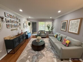 37 Dorchester Dr in East Brunswick, NJ - Building Photo - Building Photo