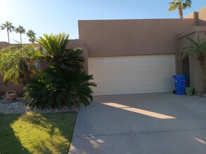 141 Lakeshore Dr in Rancho Mirage, CA - Building Photo - Building Photo