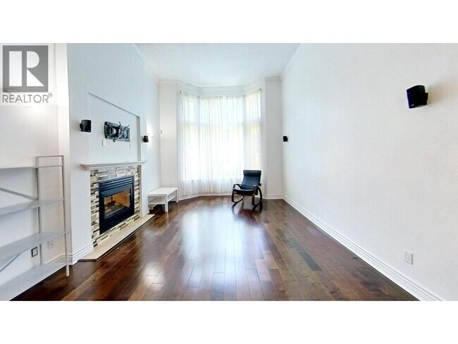 7600 Blundell Rd in Richmond, BC - Building Photo - Building Photo