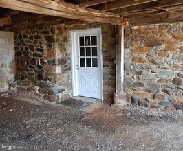 39038 Rickard Rd in Lovettsville, VA - Building Photo - Building Photo