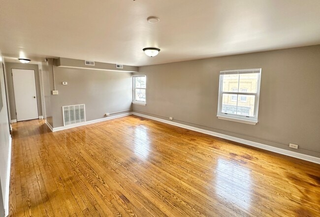 104 E Sumner St in Harvard, IL - Building Photo - Building Photo