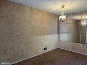 19 Mendrey Ct in Trenton, NJ - Building Photo - Building Photo