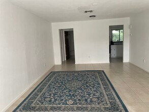 10022 8th St in Naples, FL - Building Photo - Building Photo