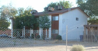 214 W Avenue S in Palmdale, CA - Building Photo