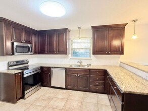 7927 Silver Maple Dr in Milton, FL - Building Photo - Building Photo