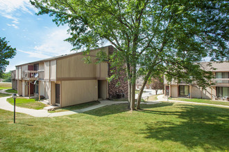 Burr Oaks Village Apartments in Waukesha, WI - Building Photo - Building Photo