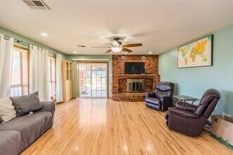 7215 NW Willow Creek Dr in Lawton, OK - Building Photo - Building Photo