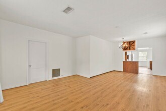 1315 Peden St in Houston, TX - Building Photo - Building Photo