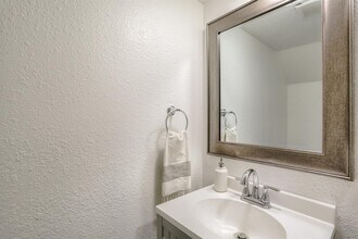 5997 Bamford Dr in Sacramento, CA - Building Photo - Building Photo