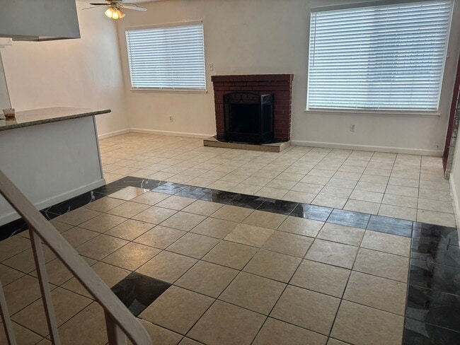 26 Nedra Ct in Sacramento, CA - Building Photo - Building Photo