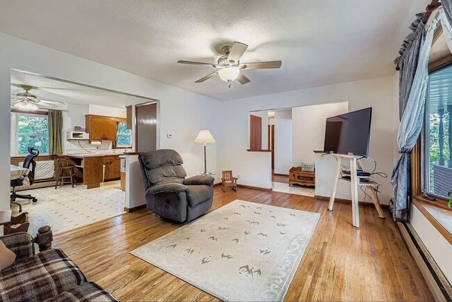 8656 Imperial Ave S in Cottage Grove, MN - Building Photo - Building Photo