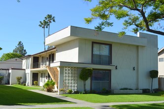 2268 W Colchester Dr in Anaheim, CA - Building Photo - Building Photo