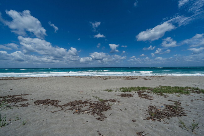 250 S Beach Rd in Jupiter, FL - Building Photo - Building Photo