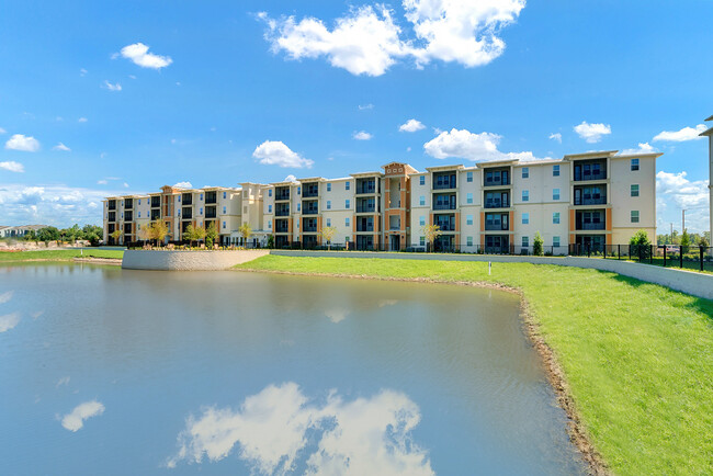 Clyde Morris Senior Living in Daytona Beach, FL - Foto de edificio - Building Photo