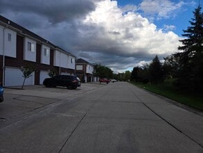 6725 Boulder Pointe Dr in Washington, MI - Building Photo - Building Photo