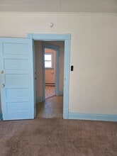 408 S 7th Ave, Unit Apt 2 in Virginia, MN - Foto de edificio - Building Photo