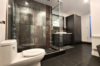 1033 Rue Berri in Montréal, QC - Building Photo - Building Photo