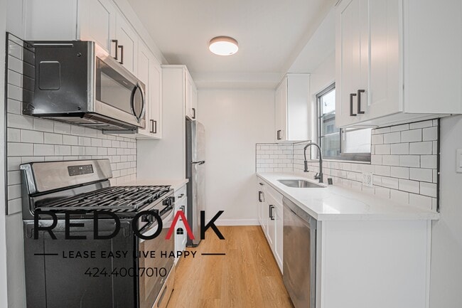 201 S Occidental Blvd, Unit 19 in Los Angeles, CA - Building Photo - Building Photo