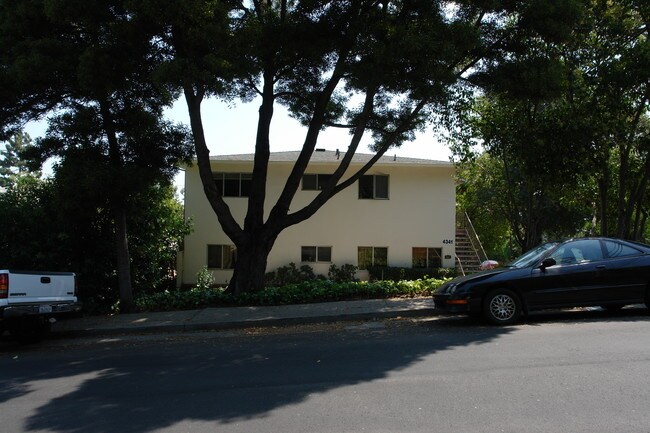 4341 Beresford in San Mateo, CA - Foto de edificio - Building Photo