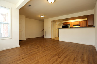 Lincoln Mews in Richmond, VA - Building Photo - Interior Photo