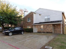 130 Country Bend in Duncanville, TX - Building Photo