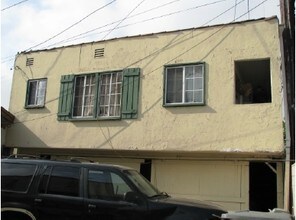 8639 S Gate Ave in South Gate, CA - Foto de edificio - Building Photo