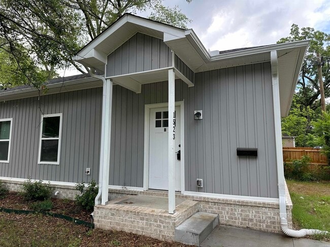 property at 1523 Cedar St