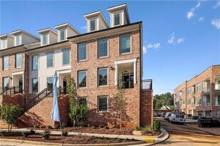 432 Burton Dr in Alpharetta, GA - Building Photo