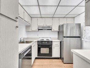 9470 Poinciana Pl, Unit 303 in Davie, FL - Foto de edificio - Building Photo
