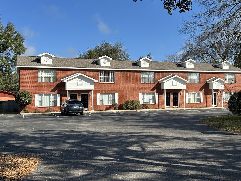 836 Stonegate Ct in Fort Walton Beach, FL - Foto de edificio