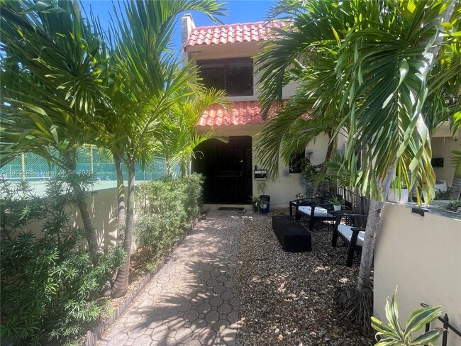 1551 NE 105th St in Miami Shores, FL - Building Photo - Building Photo