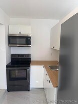 8211 Biscayne Blvd in Miami, FL - Building Photo