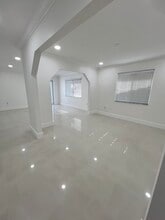 3042 SW 16th Ter in Miami, FL - Foto de edificio - Building Photo