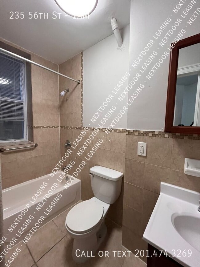 235 56th St in West New York, NJ - Building Photo - Building Photo
