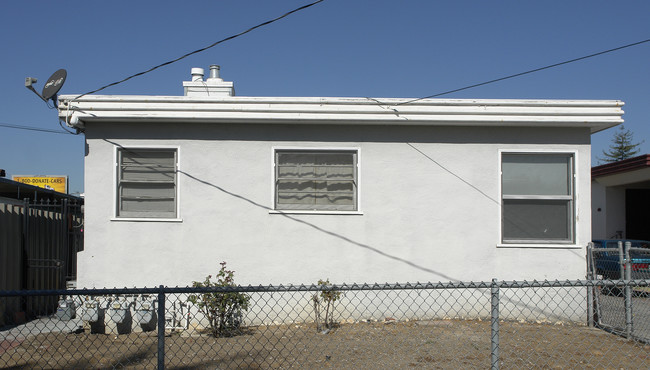 2821 76th Ave in Oakland, CA - Foto de edificio - Building Photo