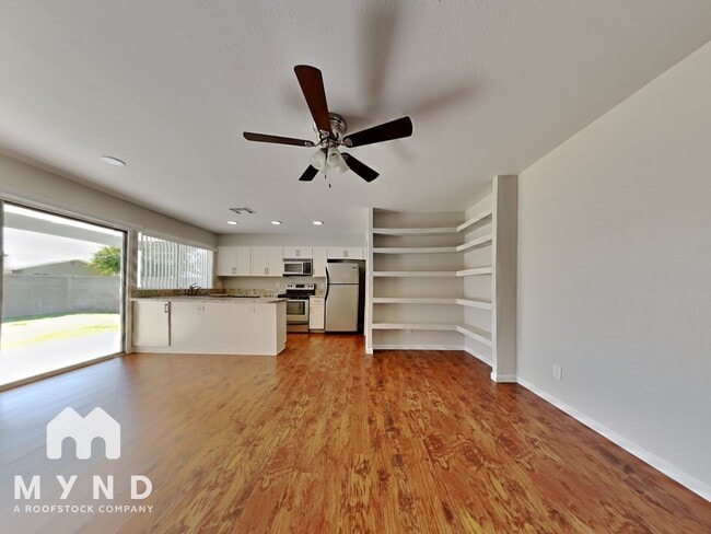 725 W Utopia Rd in Phoenix, AZ - Building Photo - Building Photo